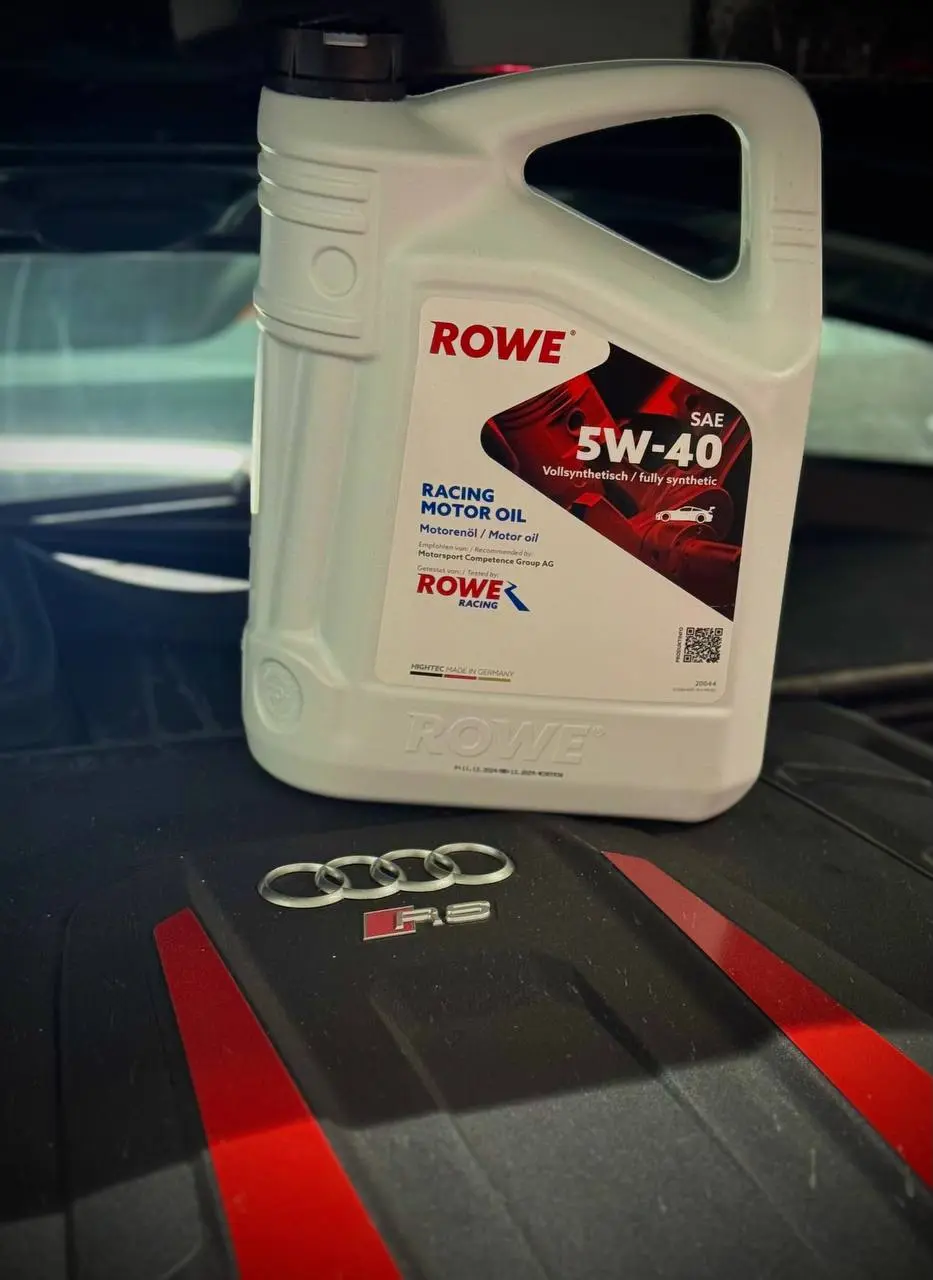 Масла ROWE Racing 5W-40 на крышцы рухавіка Audi R8