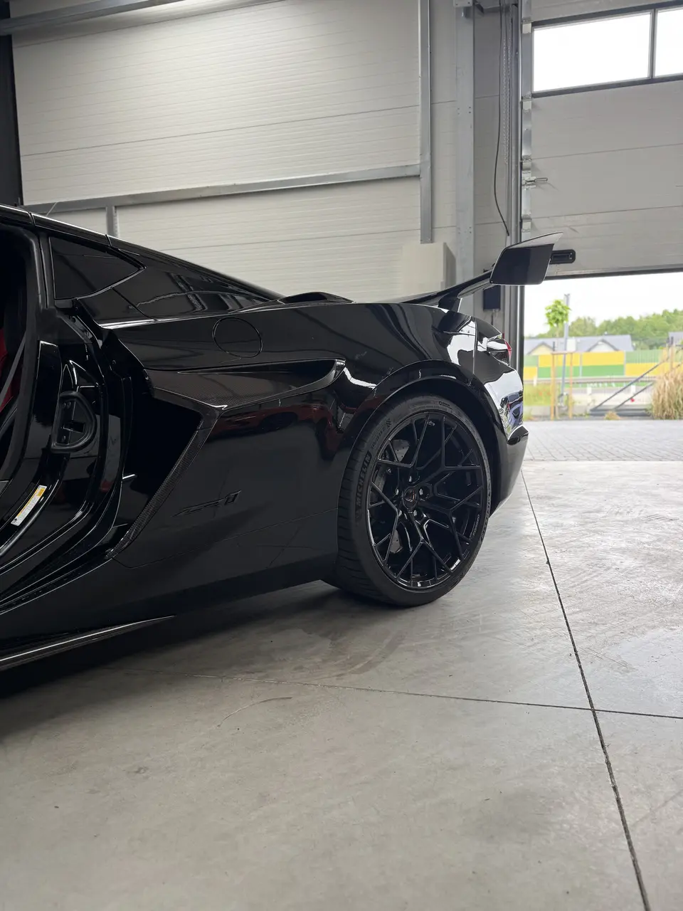 Chevrolet Corvette C8 Z06 после конверсии из США в сервисе Redlines