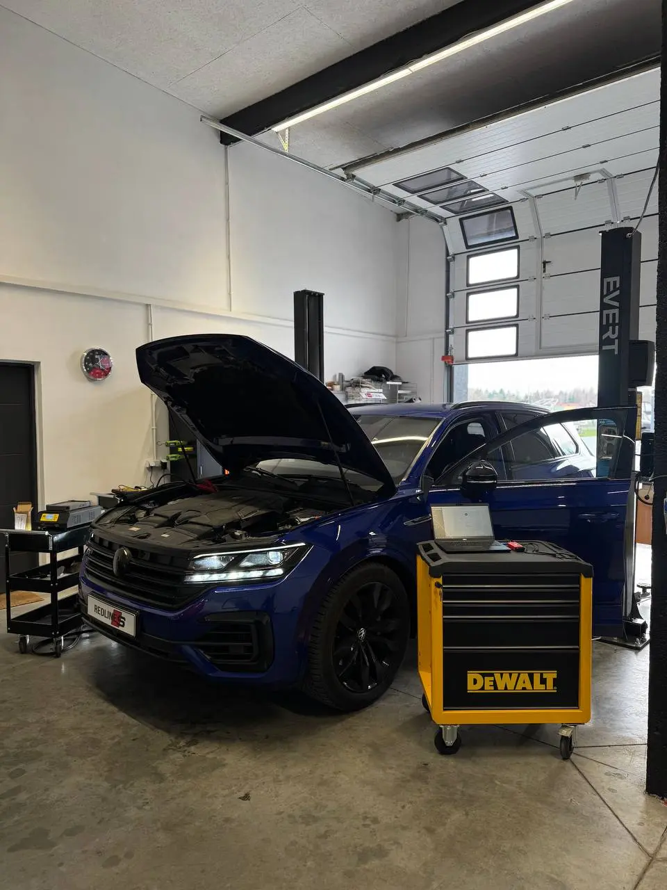 Компьютерная диагностика Volkswagen Touareg в Redlines